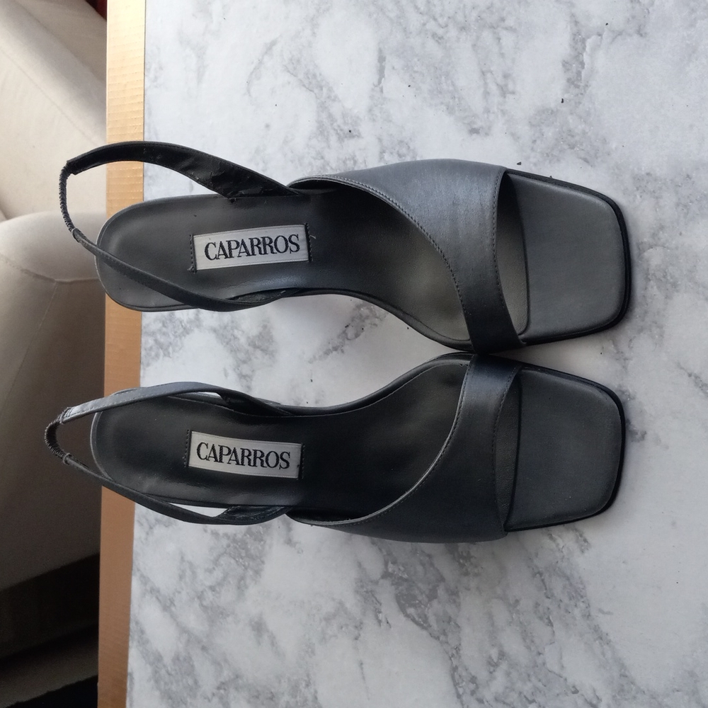 Heels - Picture 3 of 3